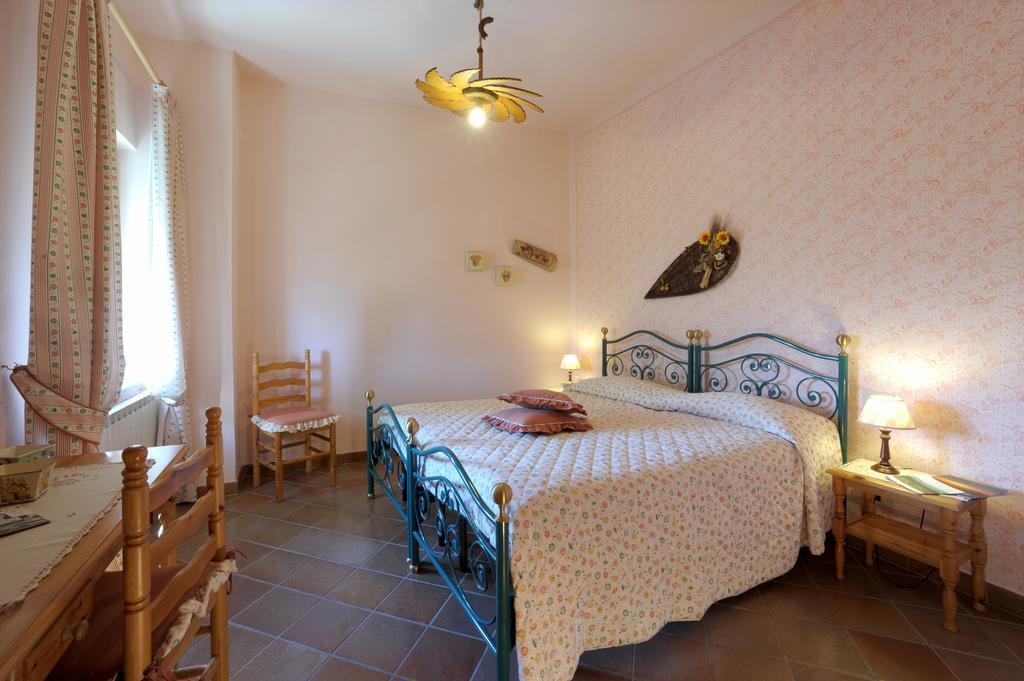 Agriturismo Podere Poggio Ai Cieli Σαν Τζιμινιάνο Δωμάτιο φωτογραφία